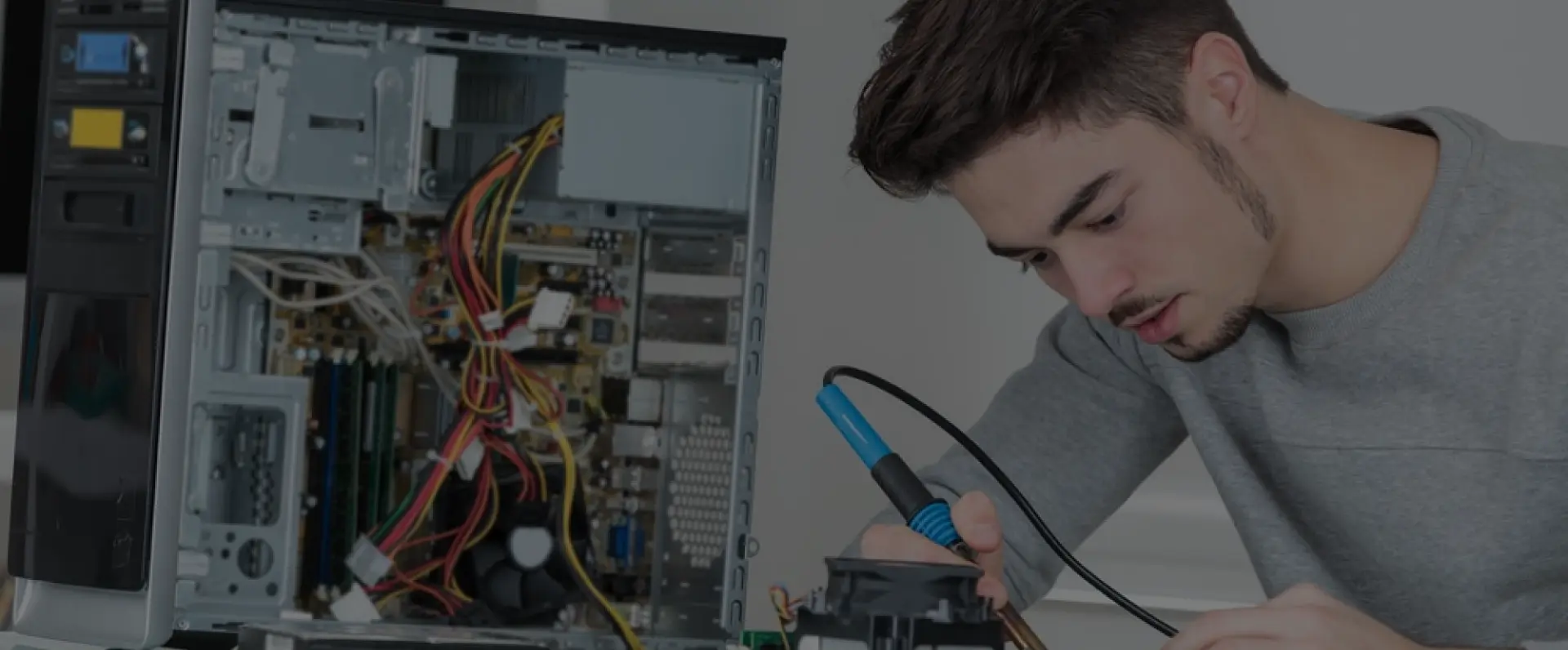 Techsonduty technicians are able to help resolve a variety of technology issues, ranging from the simple to the complex. Some of the computer repair services that are offered by Techsonduty include: